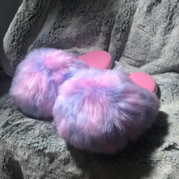 xhilaration plush slippers